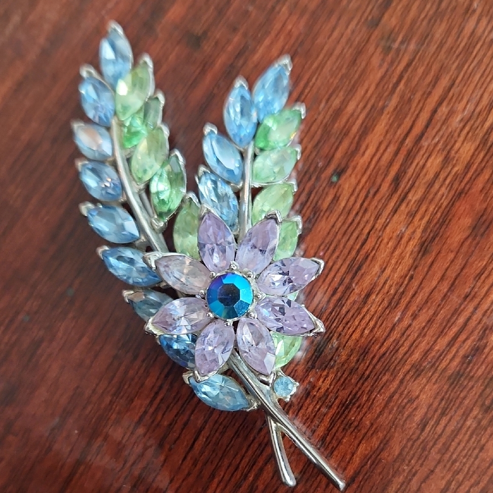 Crown Trifari Silver Floral Brooch with Lavender and Aqua‎ Accents